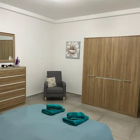Micros Flats * Sliema